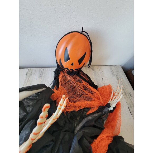 Hanging jack-o'-lantern Halloween home decor Grim reaper scary prop - Picture 3 of 11